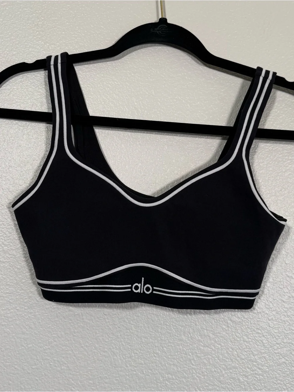 ALO Yoga Airbrush Heart Throb Bra in Black/White - XS